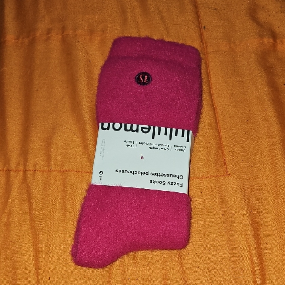 Lululemon NwtsFuzzy Cree Length Socks! 1 Pack Sz Large. BRML-Berry Rumble!